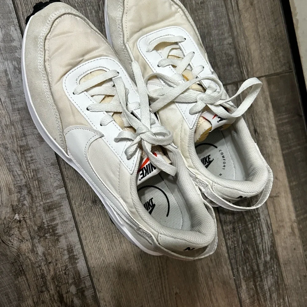 Nike Sneakers in White Waffle Debut sneaker shoes